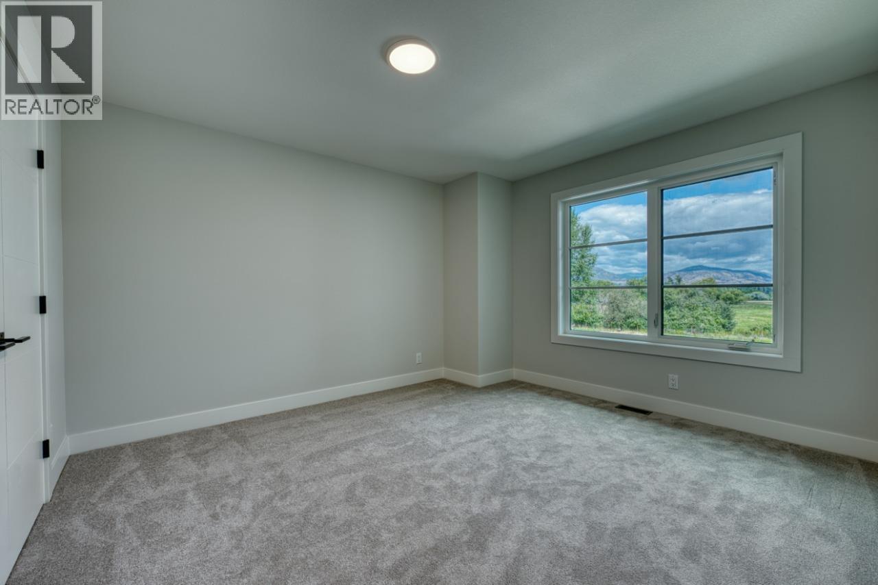 925 Bull Crescent