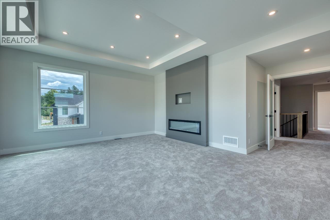 925 Bull Crescent