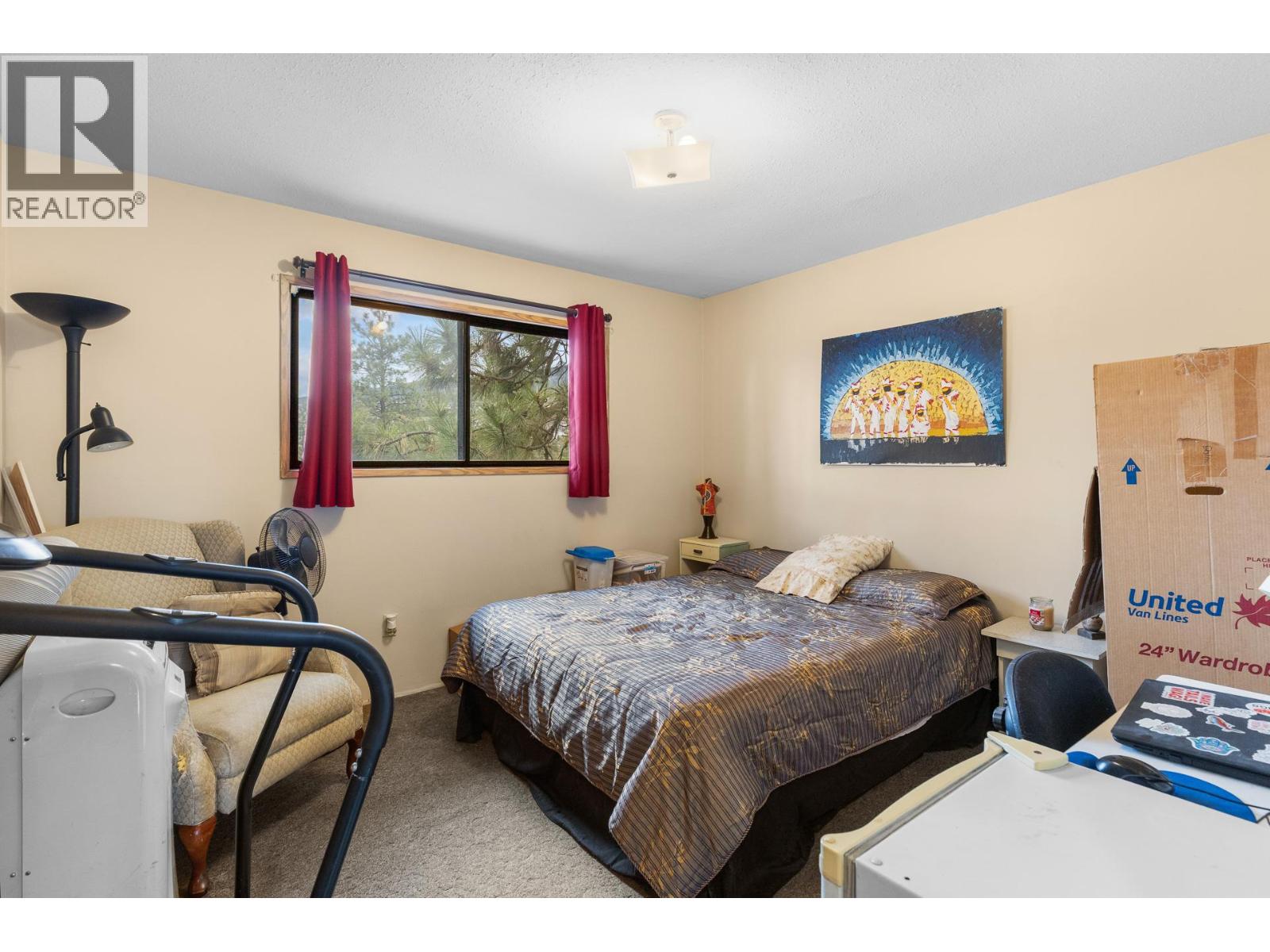 3260 Coyote Crescent