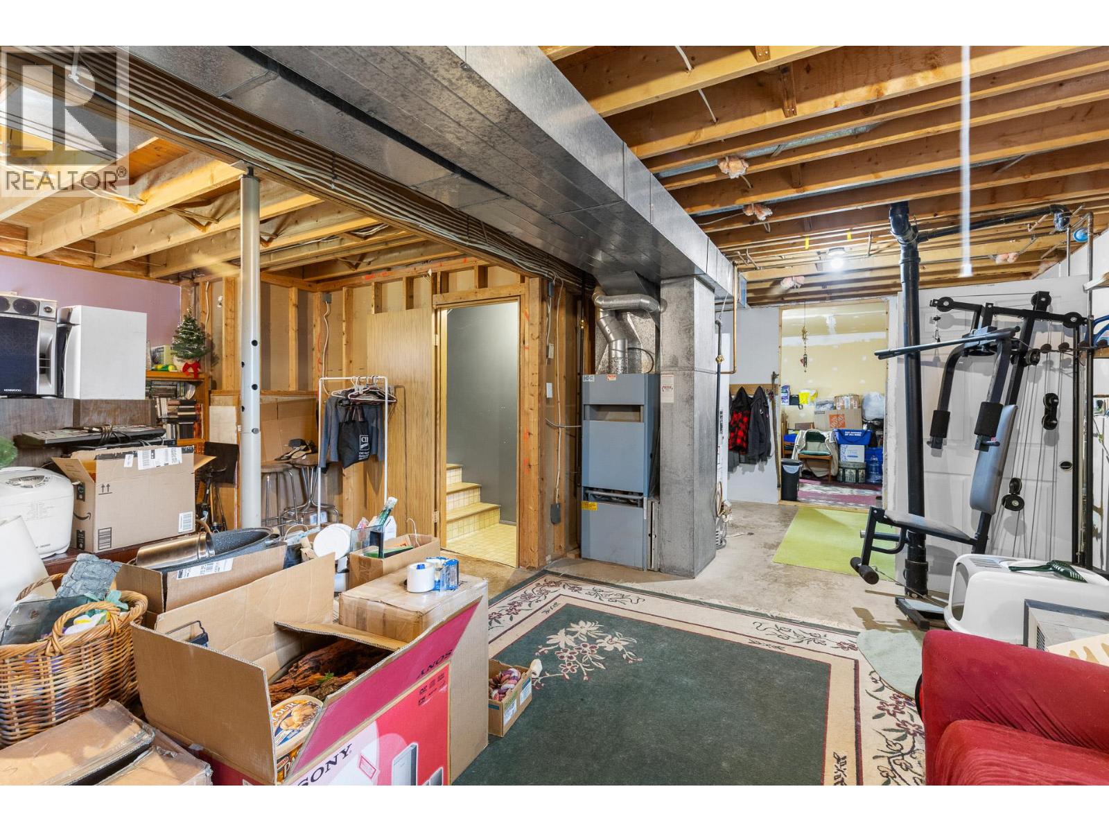 3260 Coyote Crescent