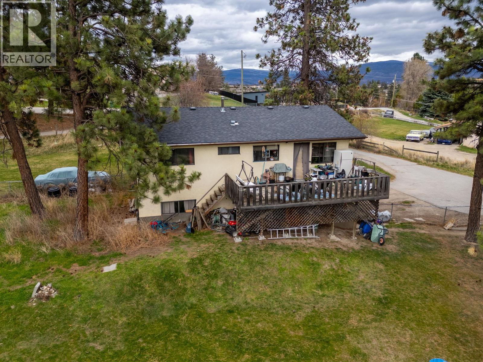 3260 Coyote Crescent