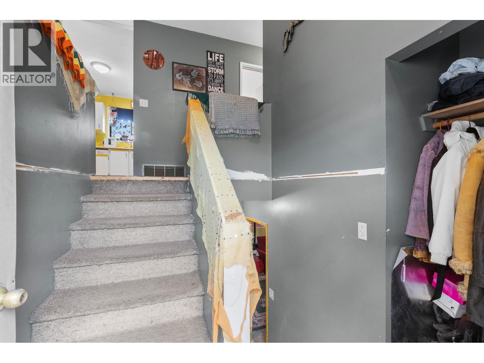 3260 Coyote Crescent