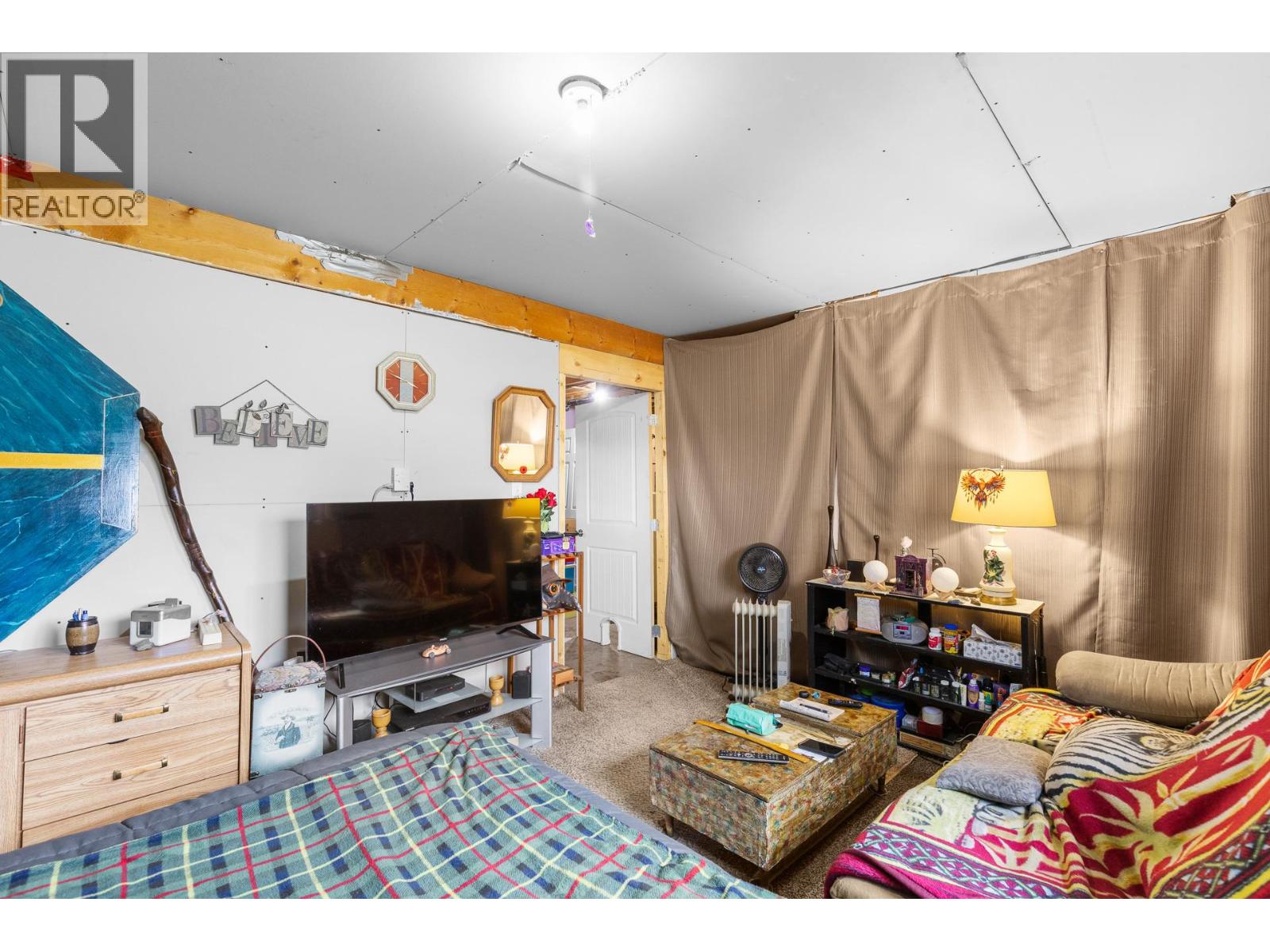3260 Coyote Crescent