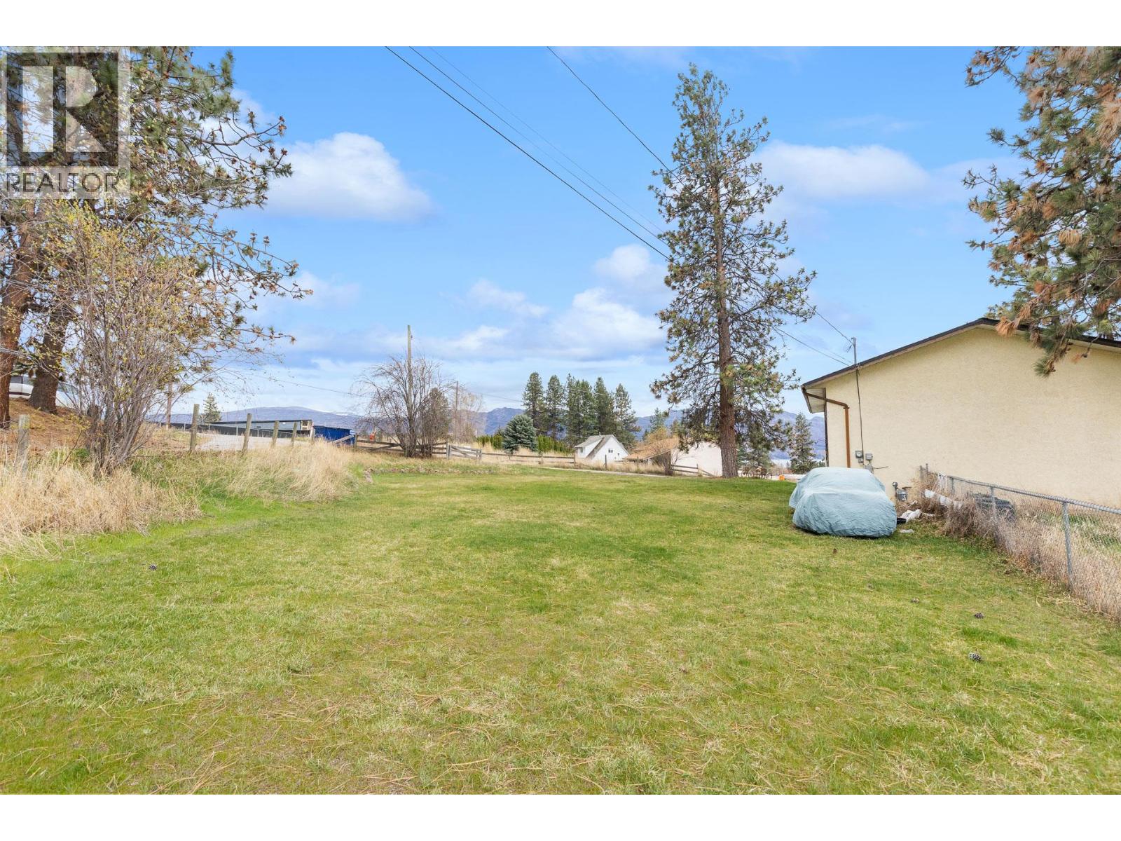 3260 Coyote Crescent