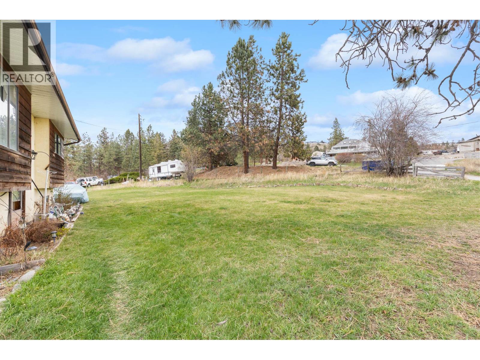 3260 Coyote Crescent