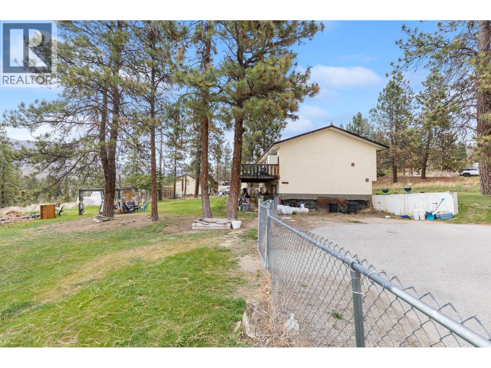 3260 Coyote Crescent