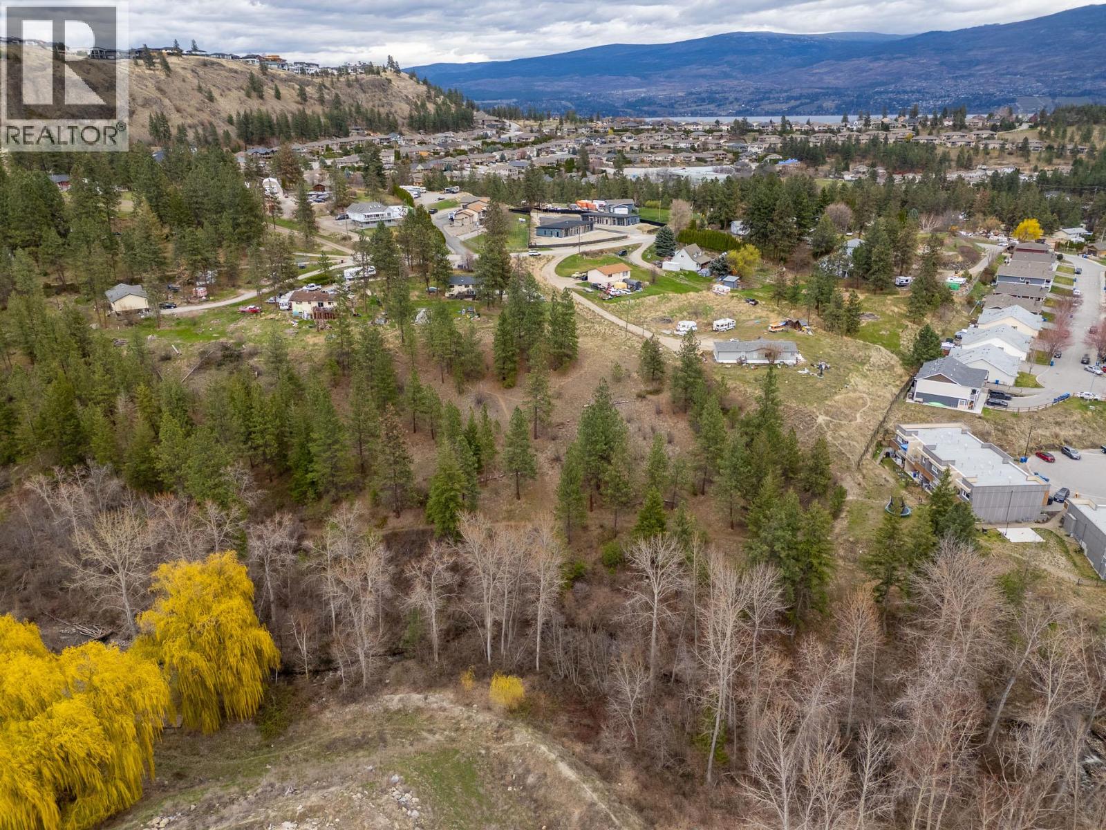3260 Coyote Crescent