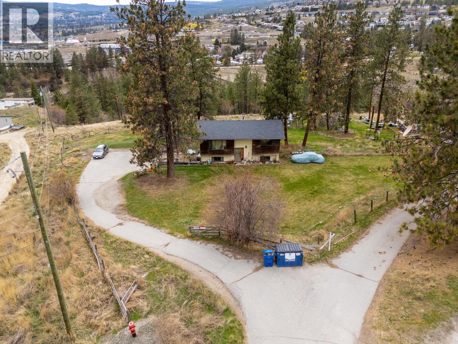 3260 Coyote Crescent