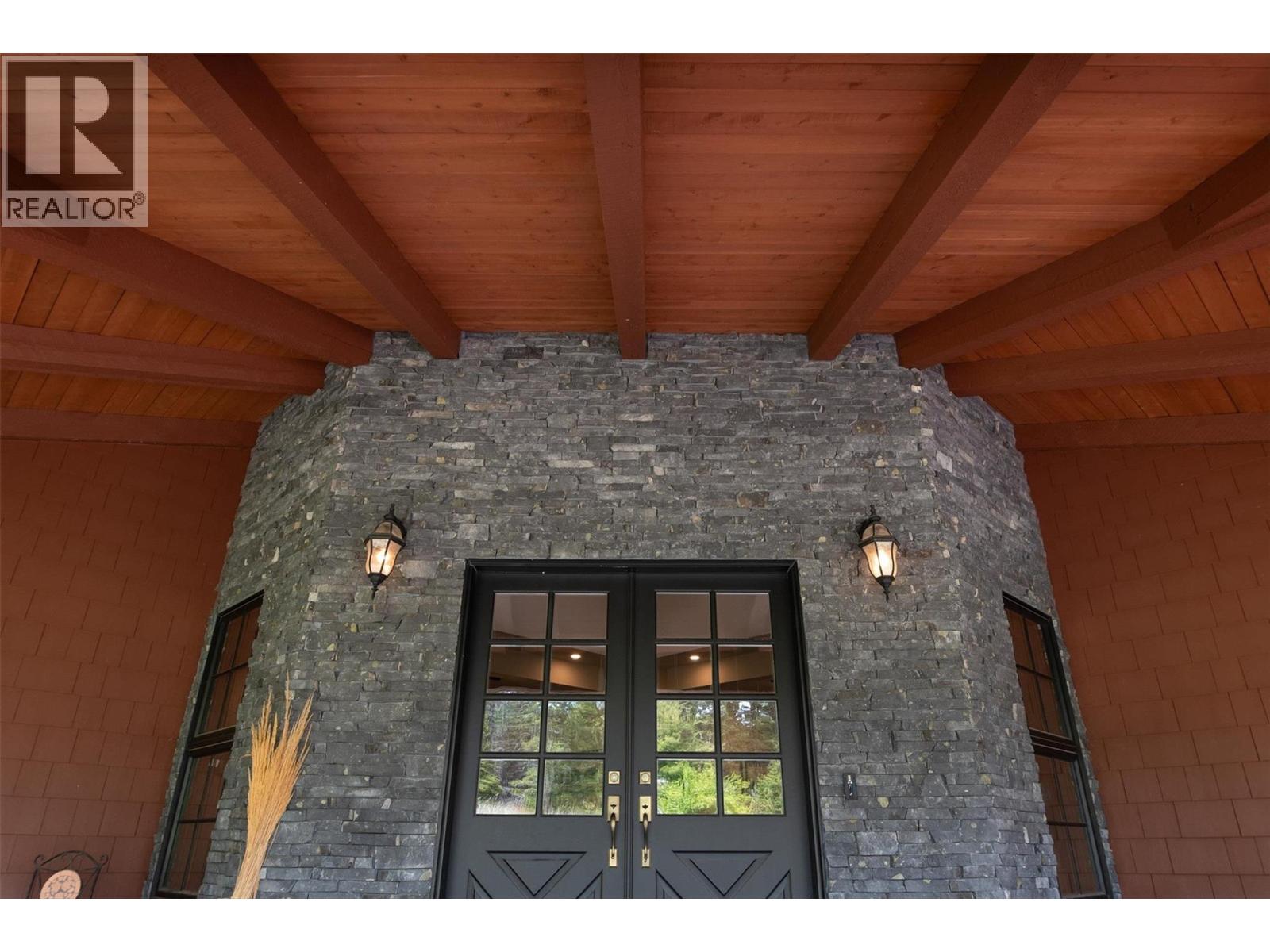 1306 Huckleberry Road
