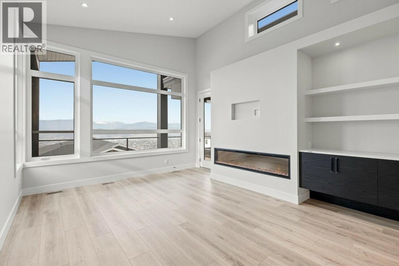 1221 Lone Pine Drive