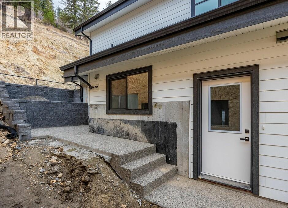 1221 Lone Pine Drive