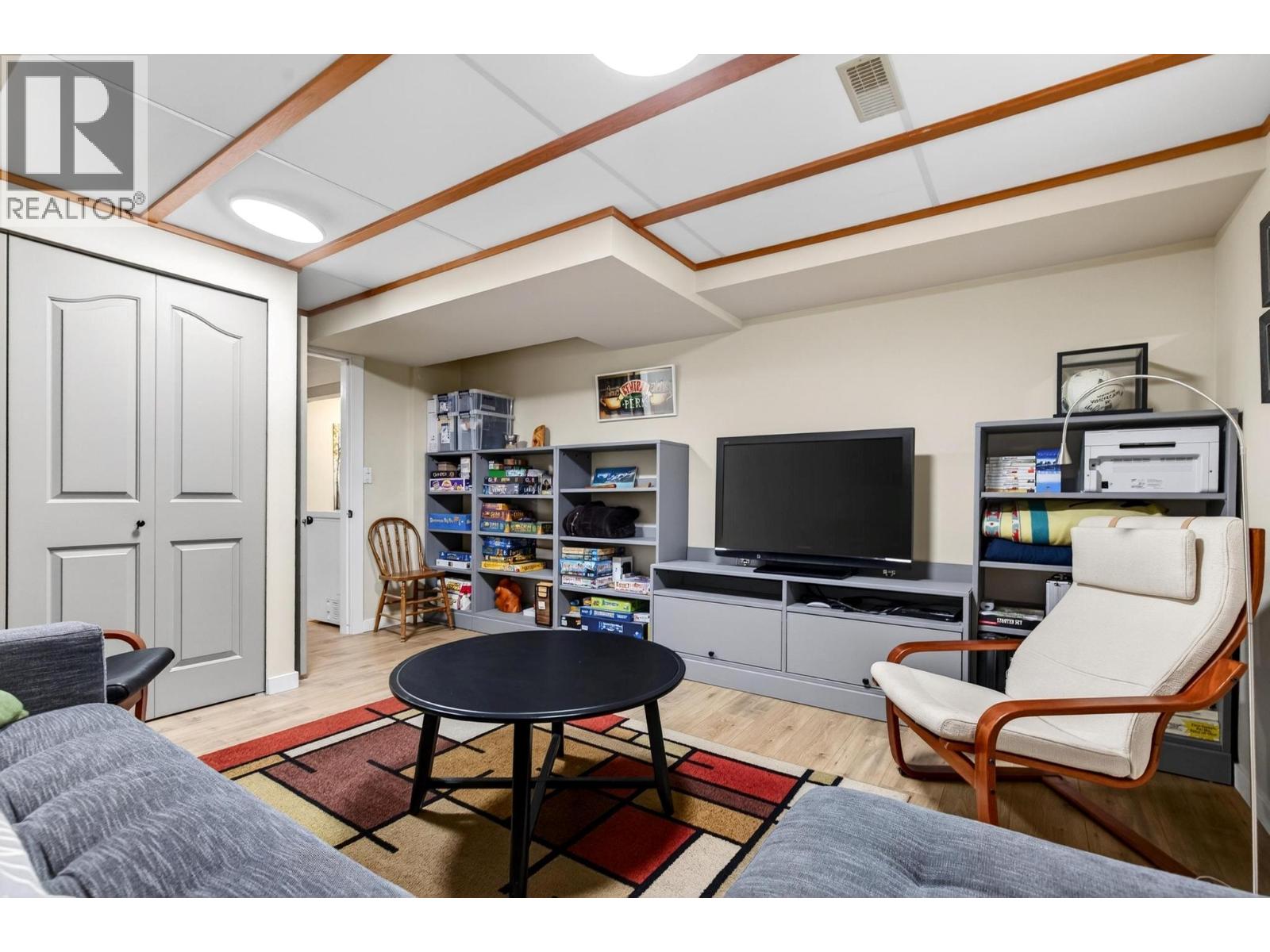 4621 Parkridge Drive