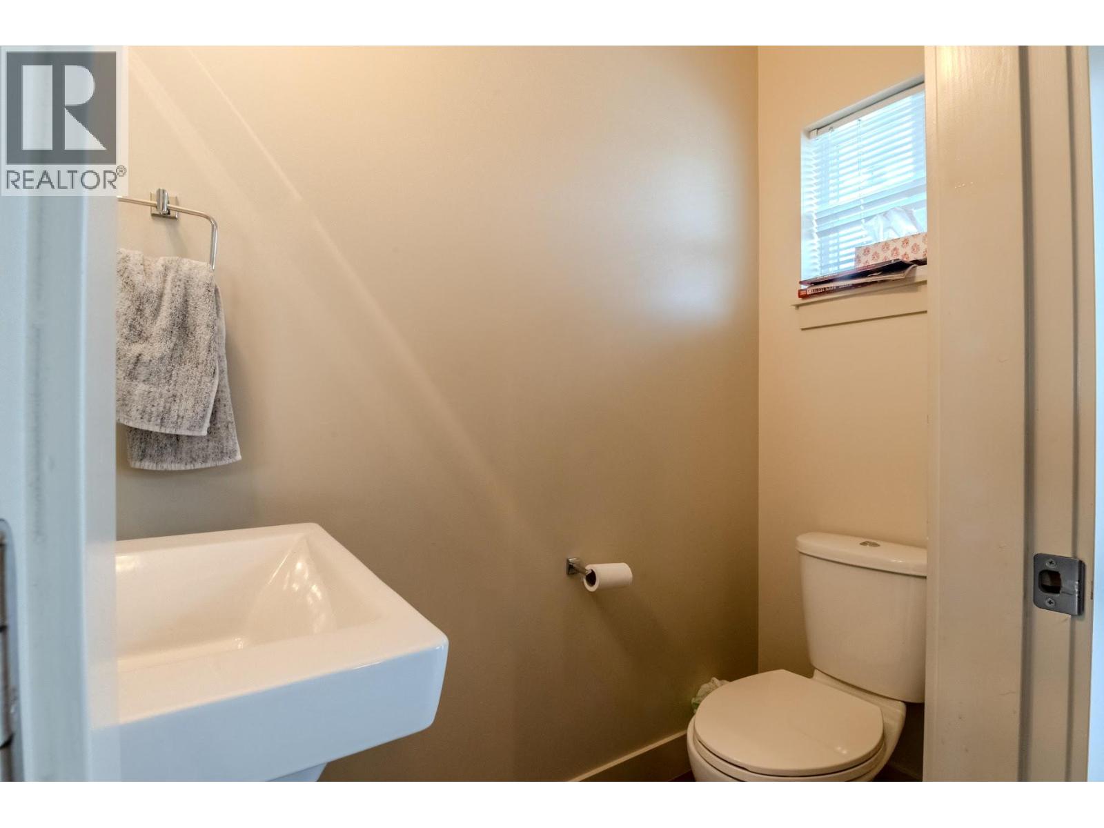 600 Sherwood Road Unit# 10