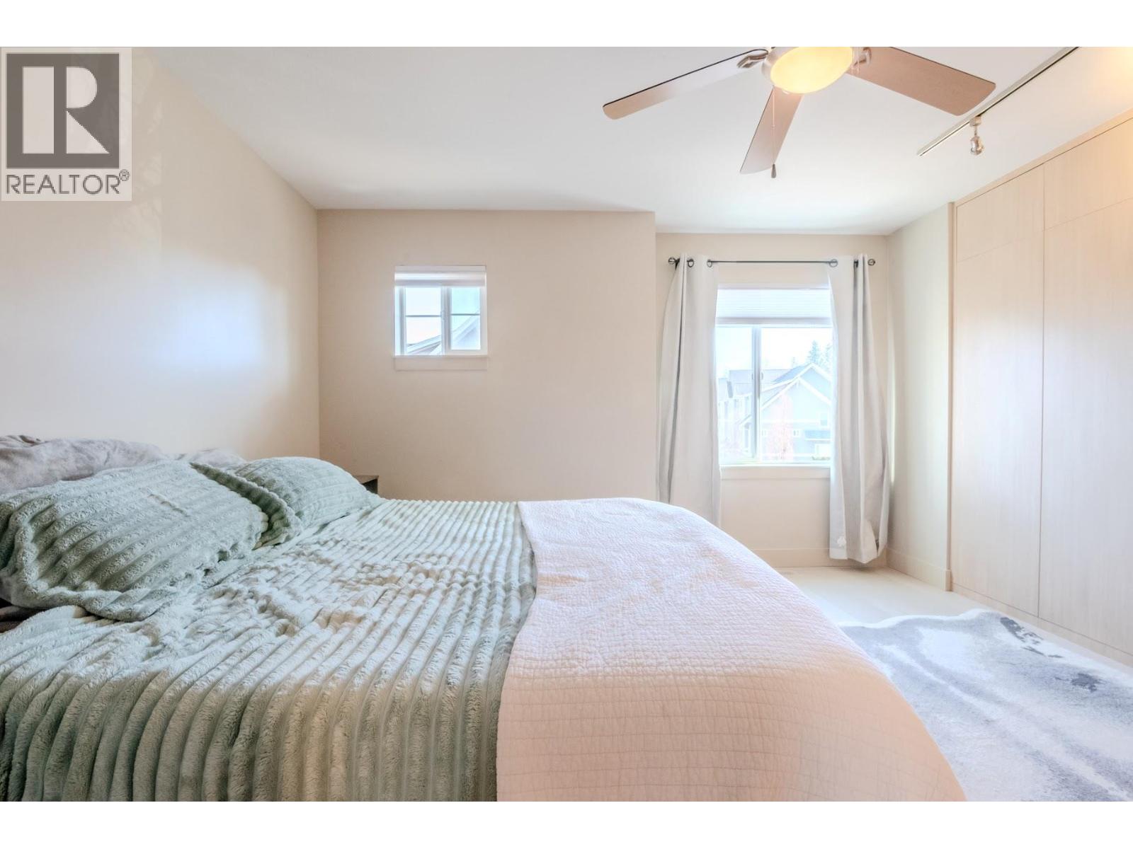 600 Sherwood Road Unit# 10