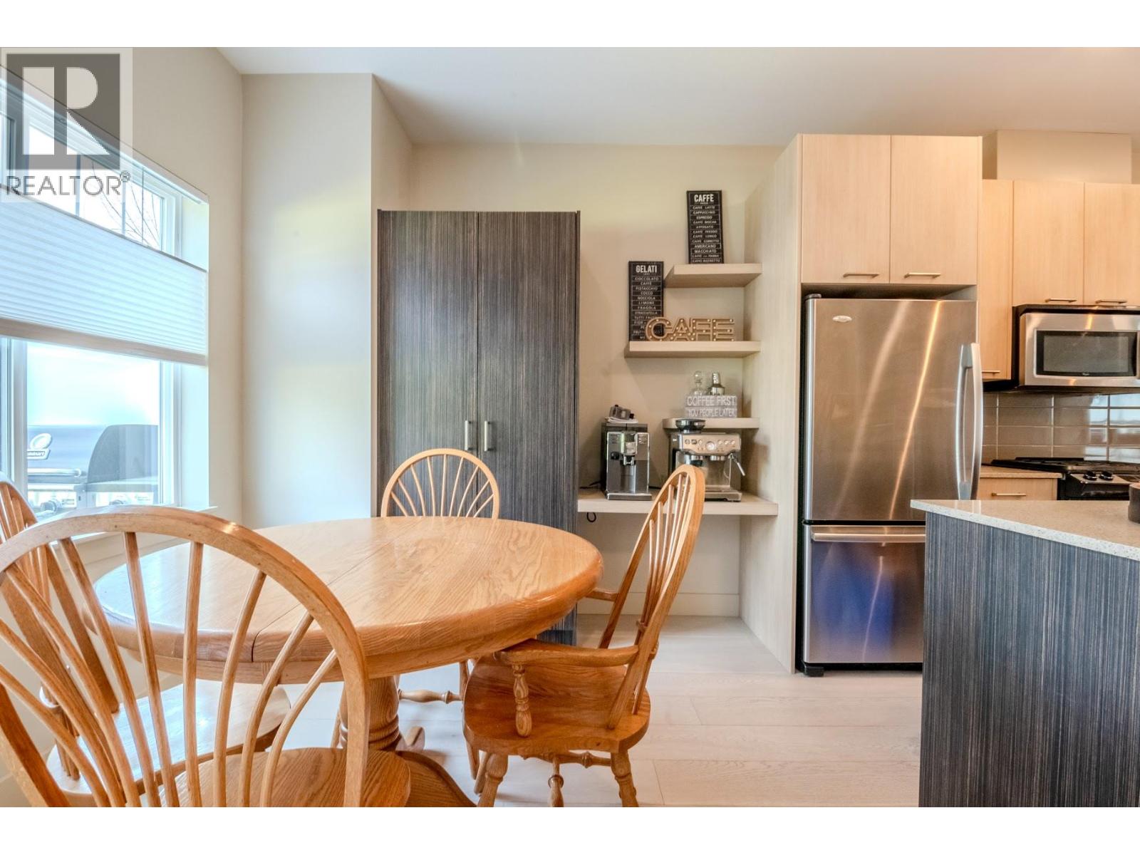 600 Sherwood Road Unit# 10