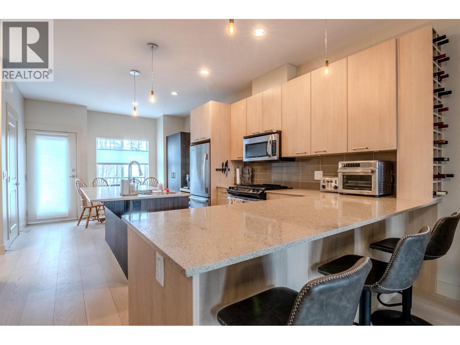 600 Sherwood Road Unit# 10