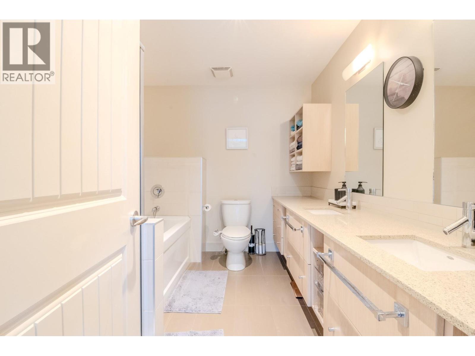 600 Sherwood Road Unit# 10