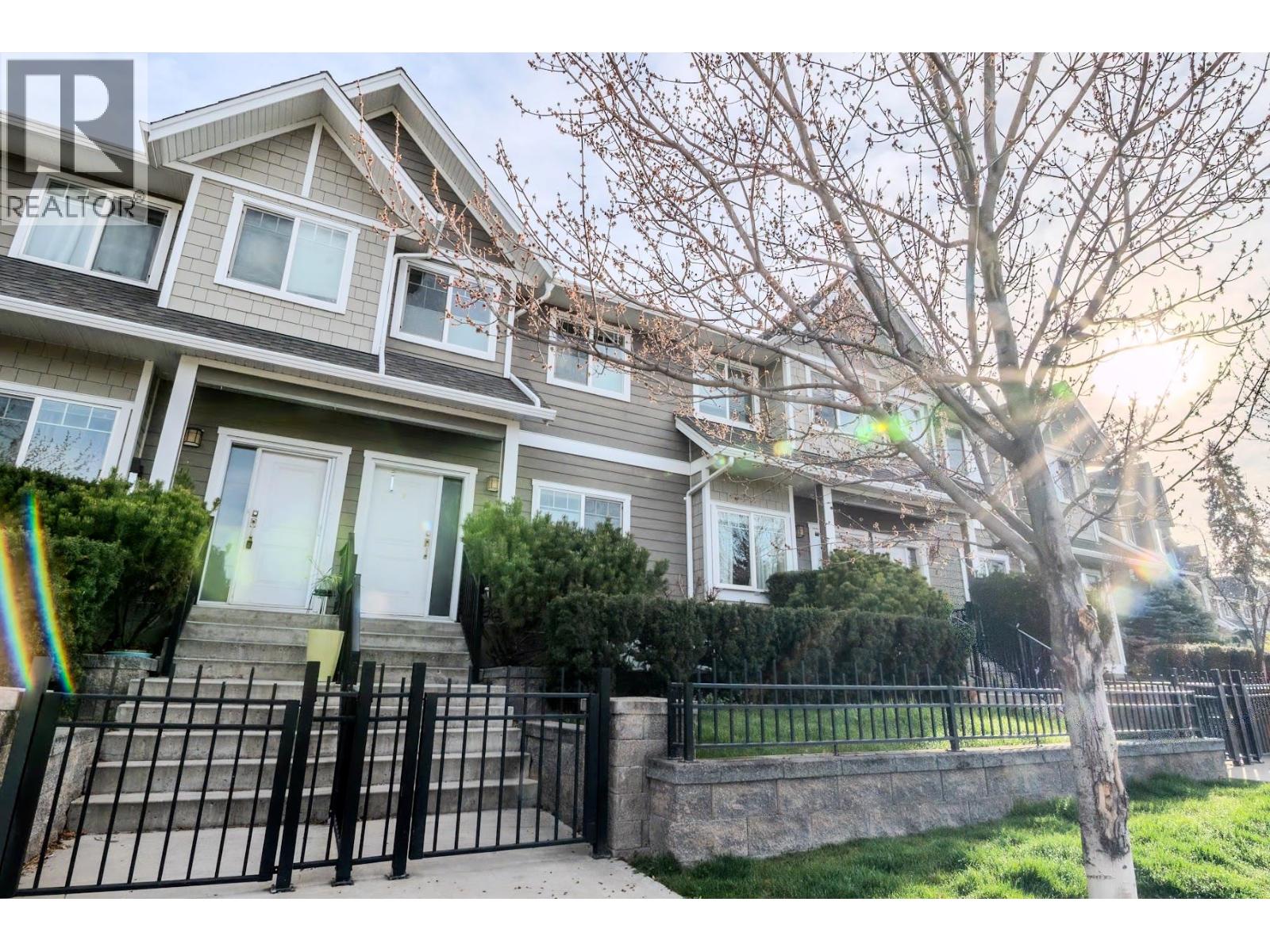 600 Sherwood Road Unit# 10