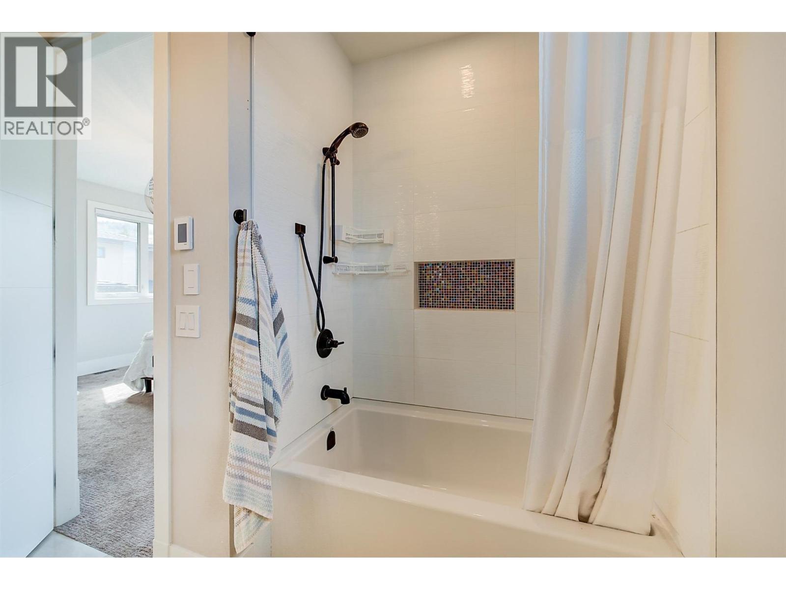 1612 Vincent Place