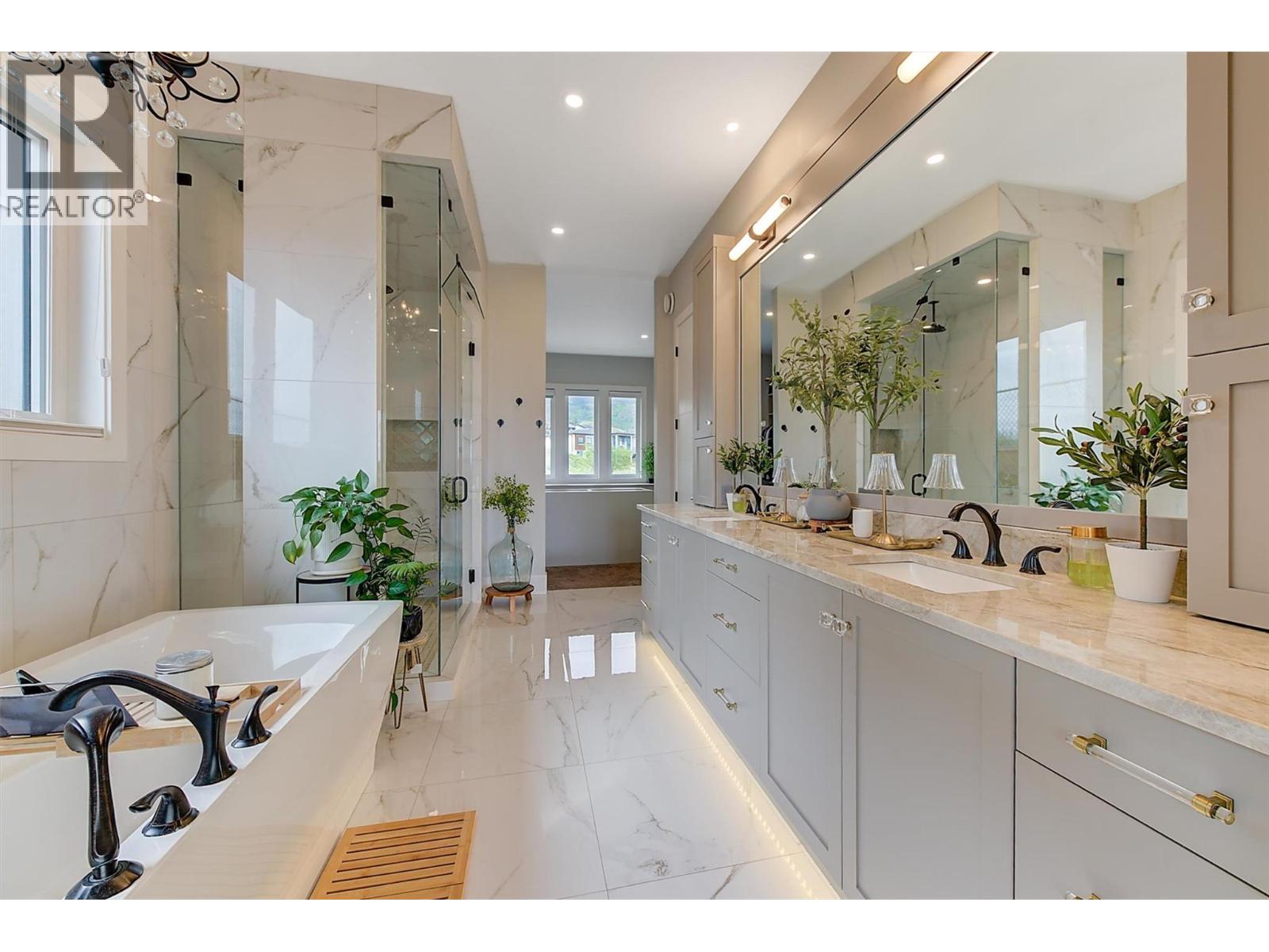 1612 Vincent Place
