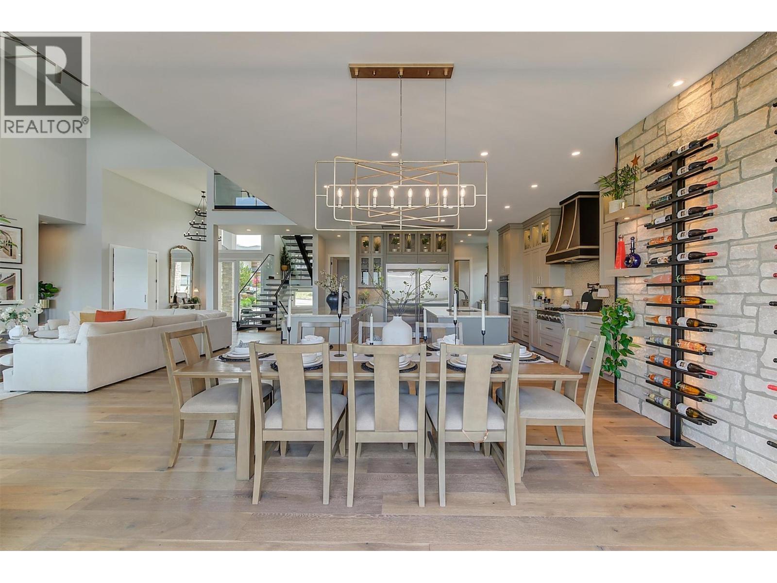 1612 Vincent Place