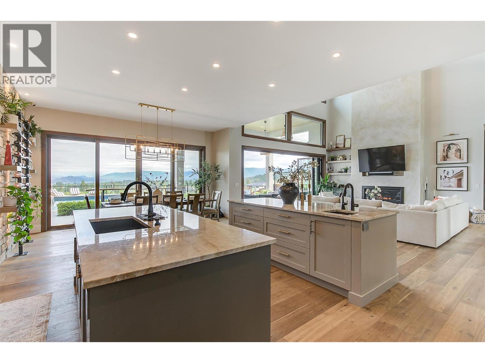 1612 Vincent Place