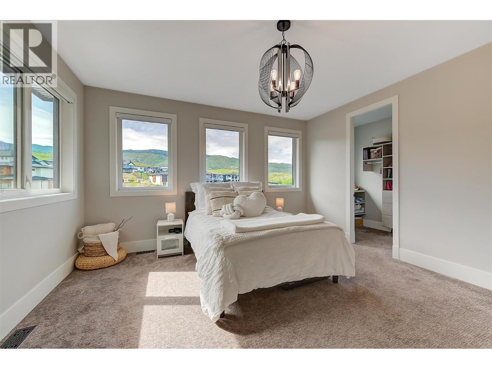 1612 Vincent Place