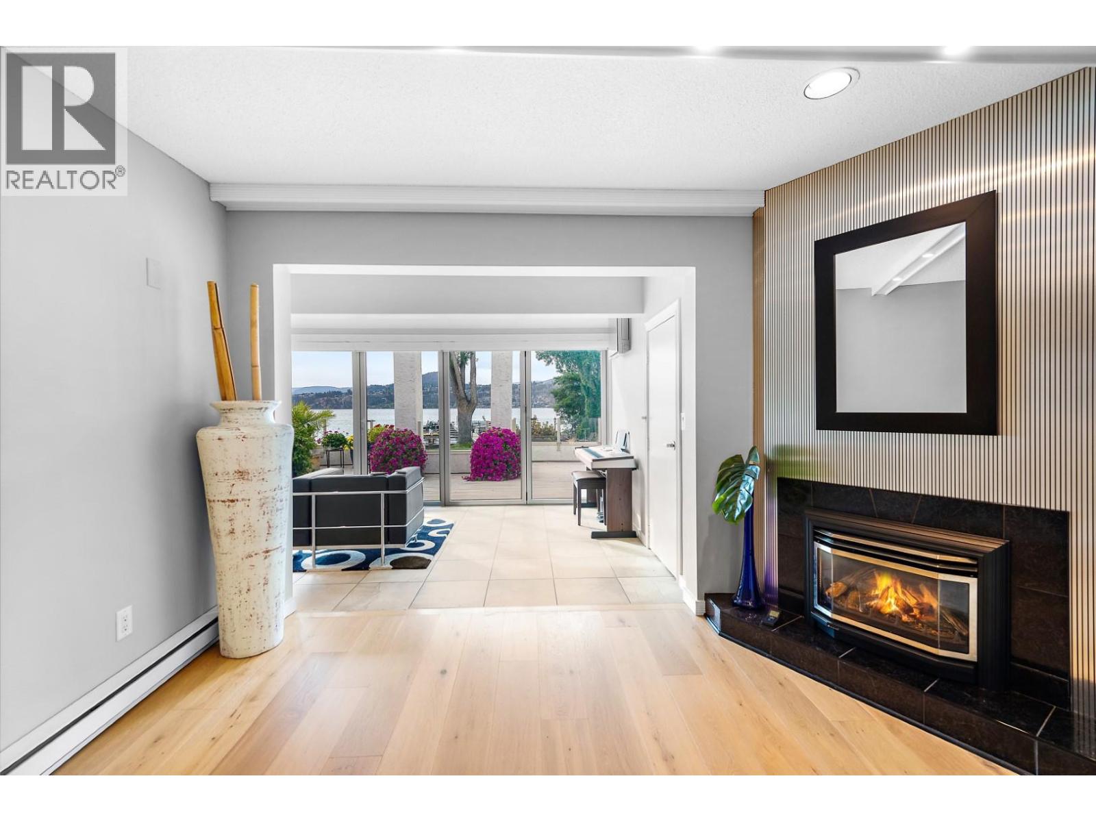2900 Abbott Street Unit# 208
