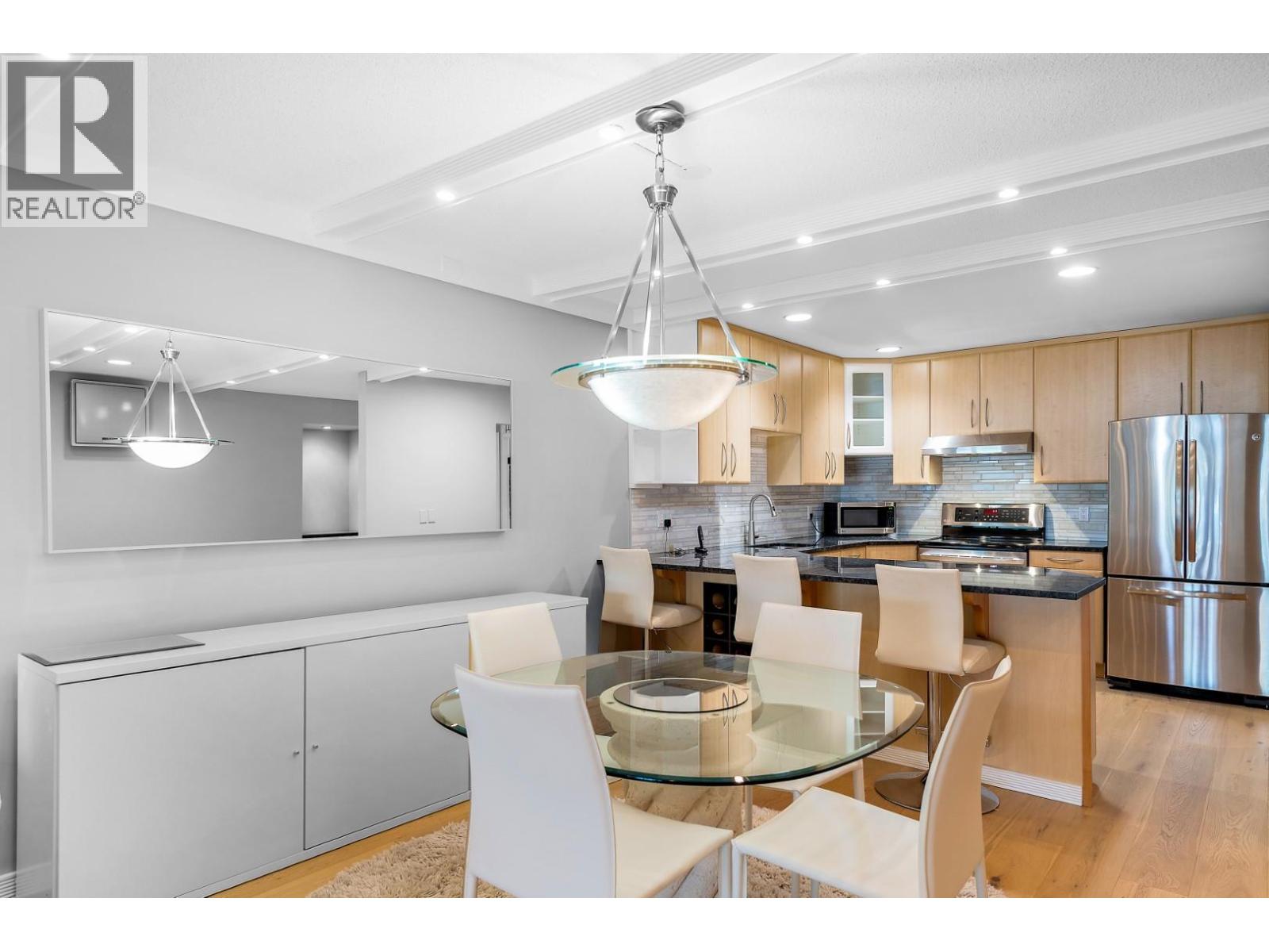 2900 Abbott Street Unit# 208