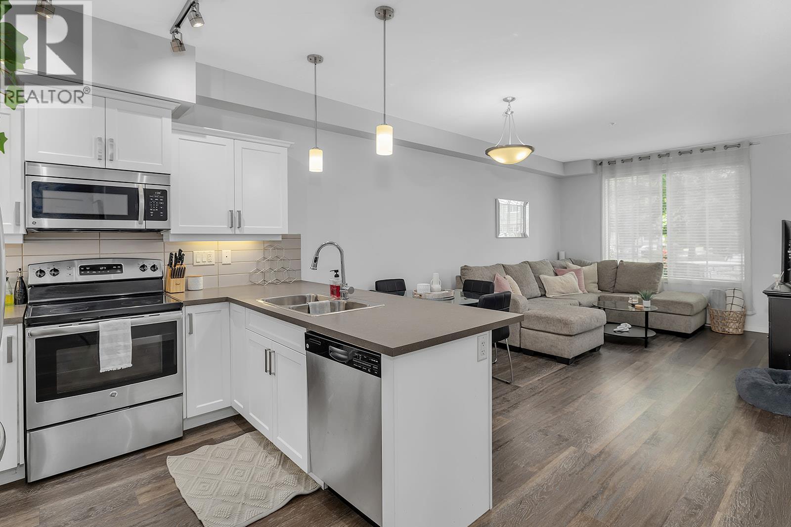 3731 Casorso Road Unit# 118