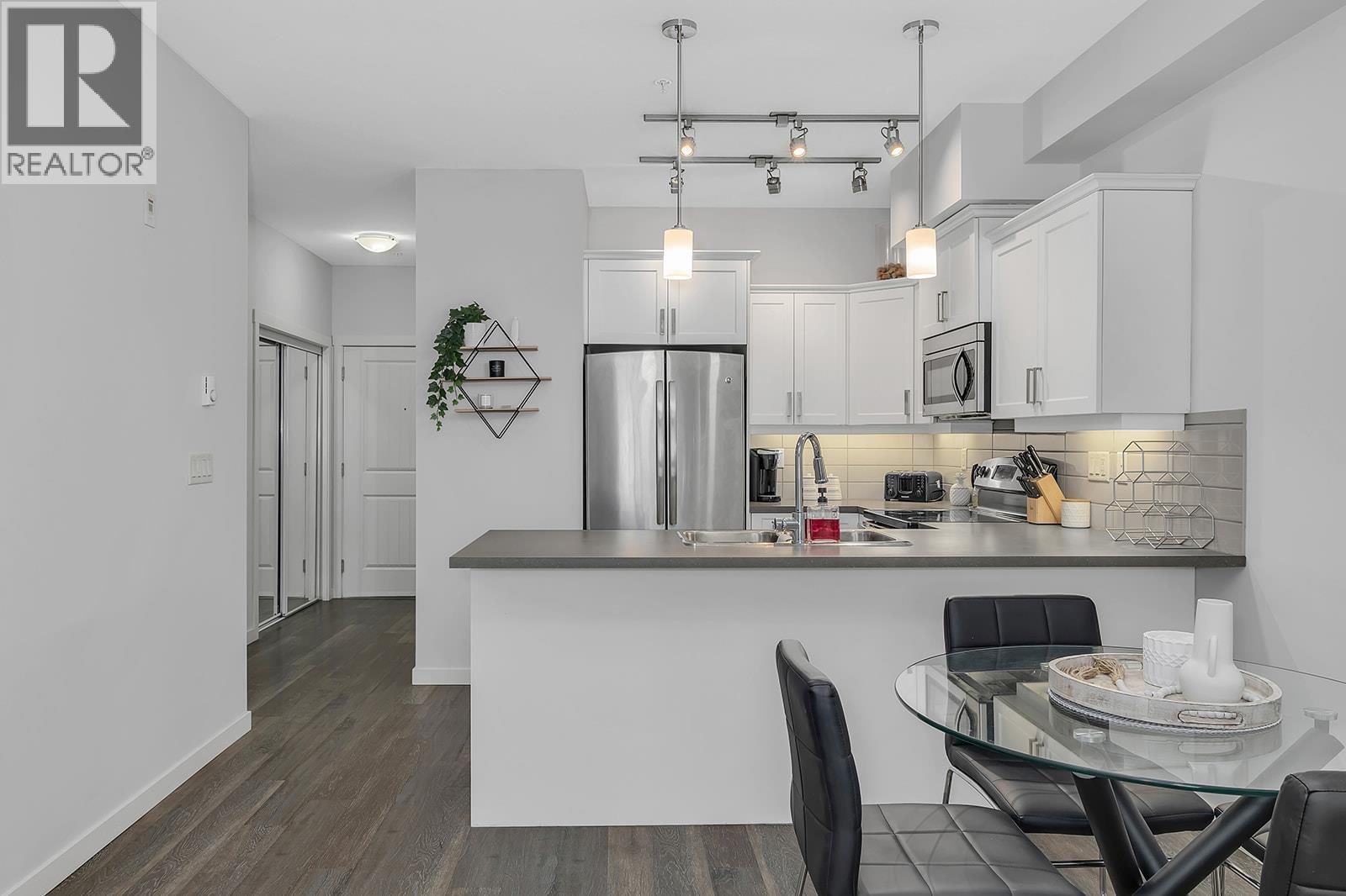 3731 Casorso Road Unit# 118