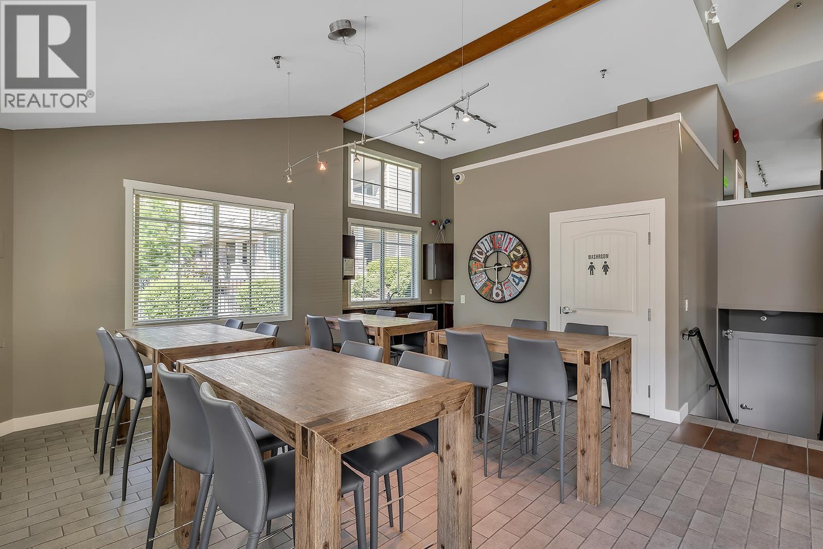 3731 Casorso Road Unit# 118