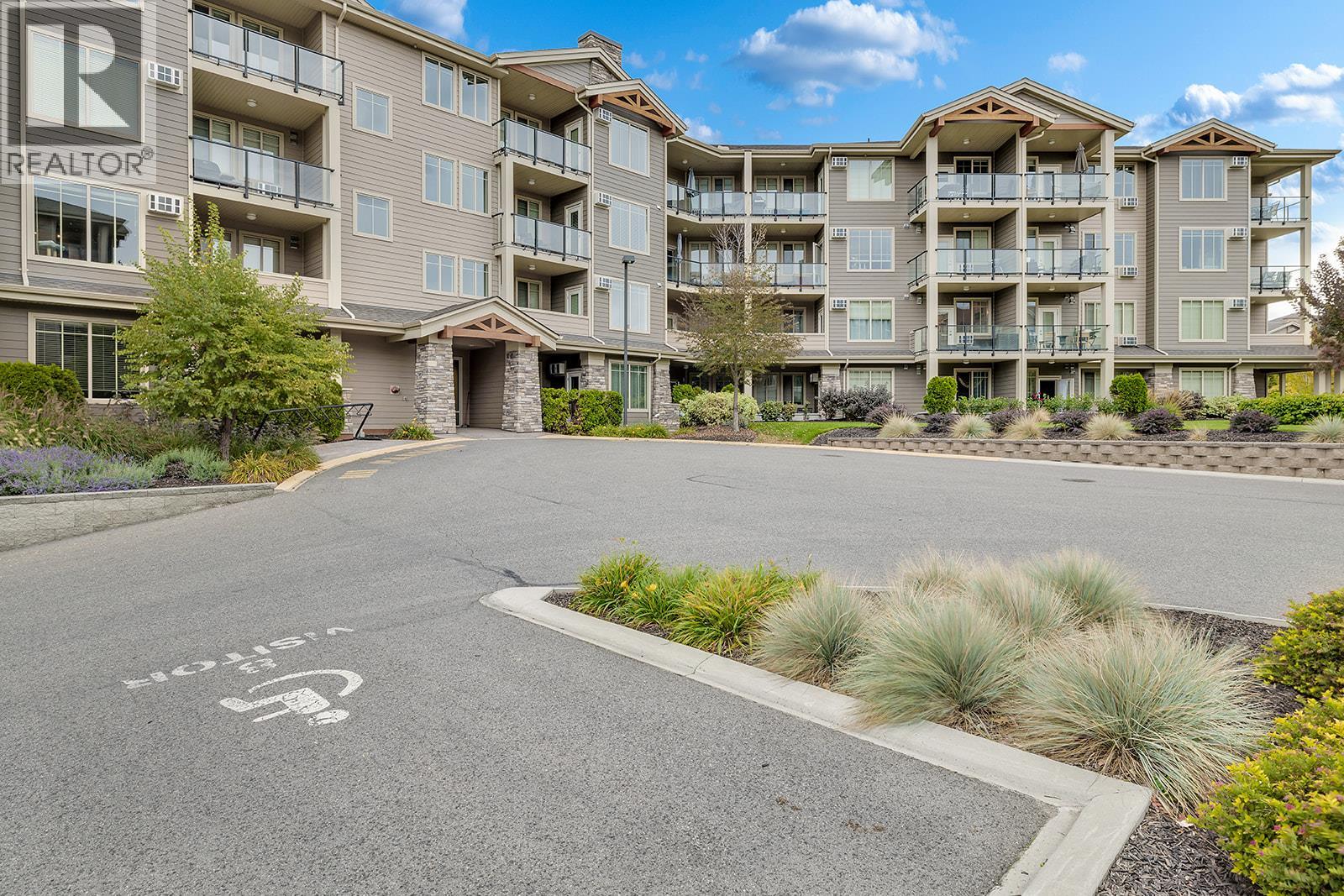 3731 Casorso Road Unit# 118