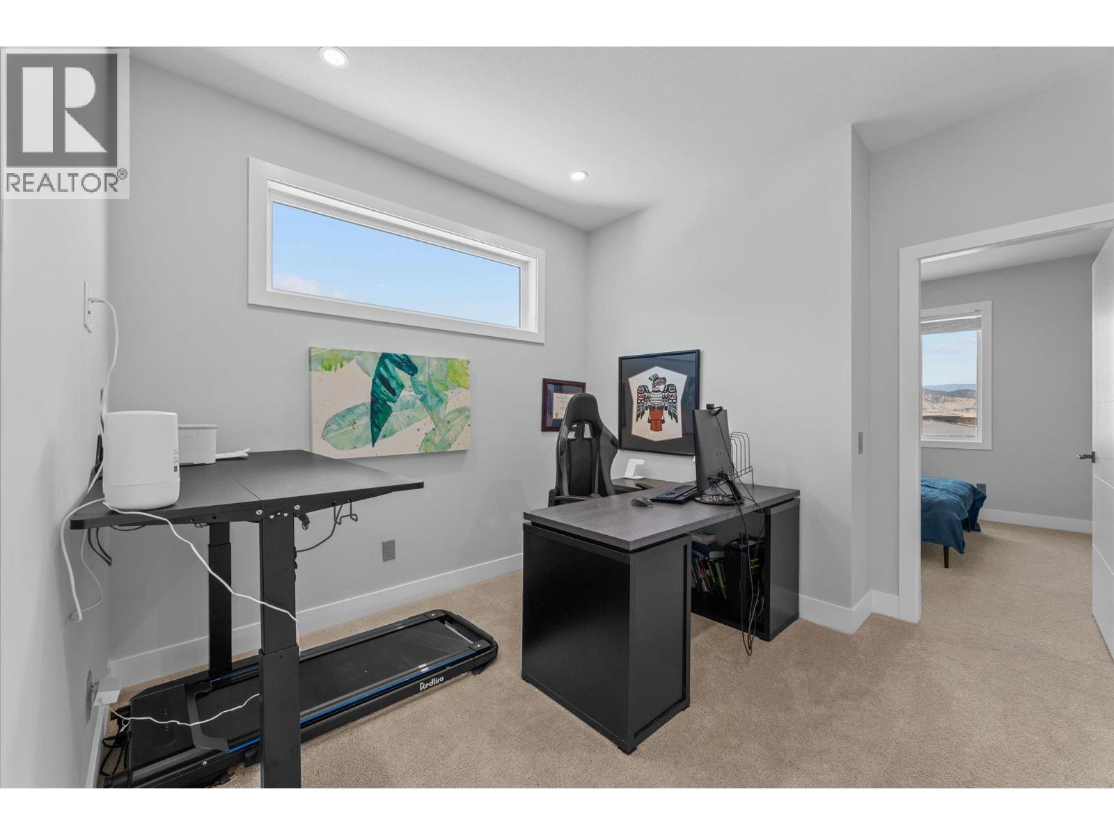 1846 Viewpoint Crescent