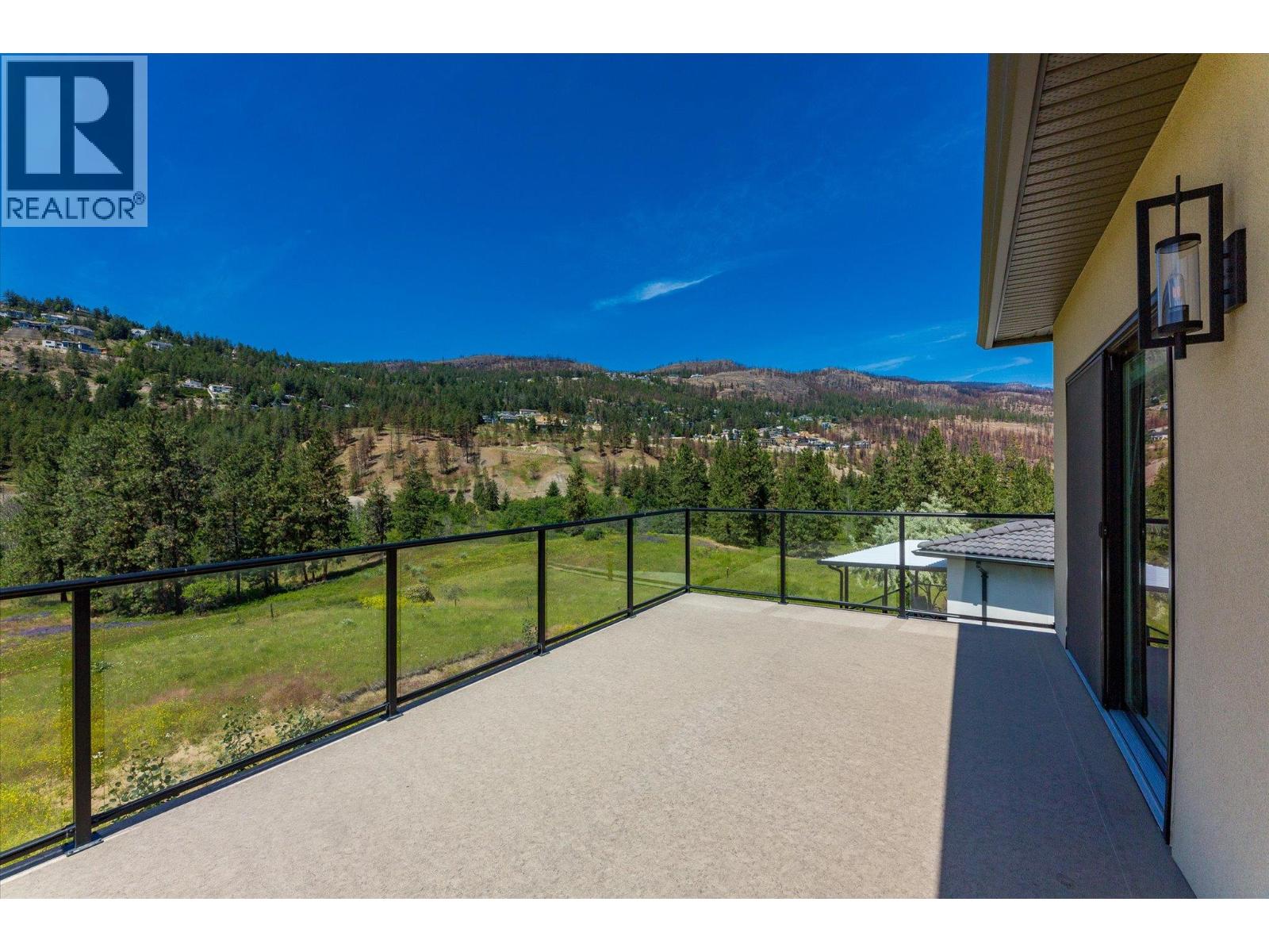 1846 Viewpoint Crescent