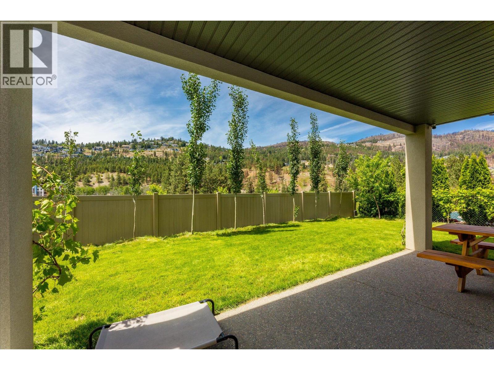 1846 Viewpoint Crescent