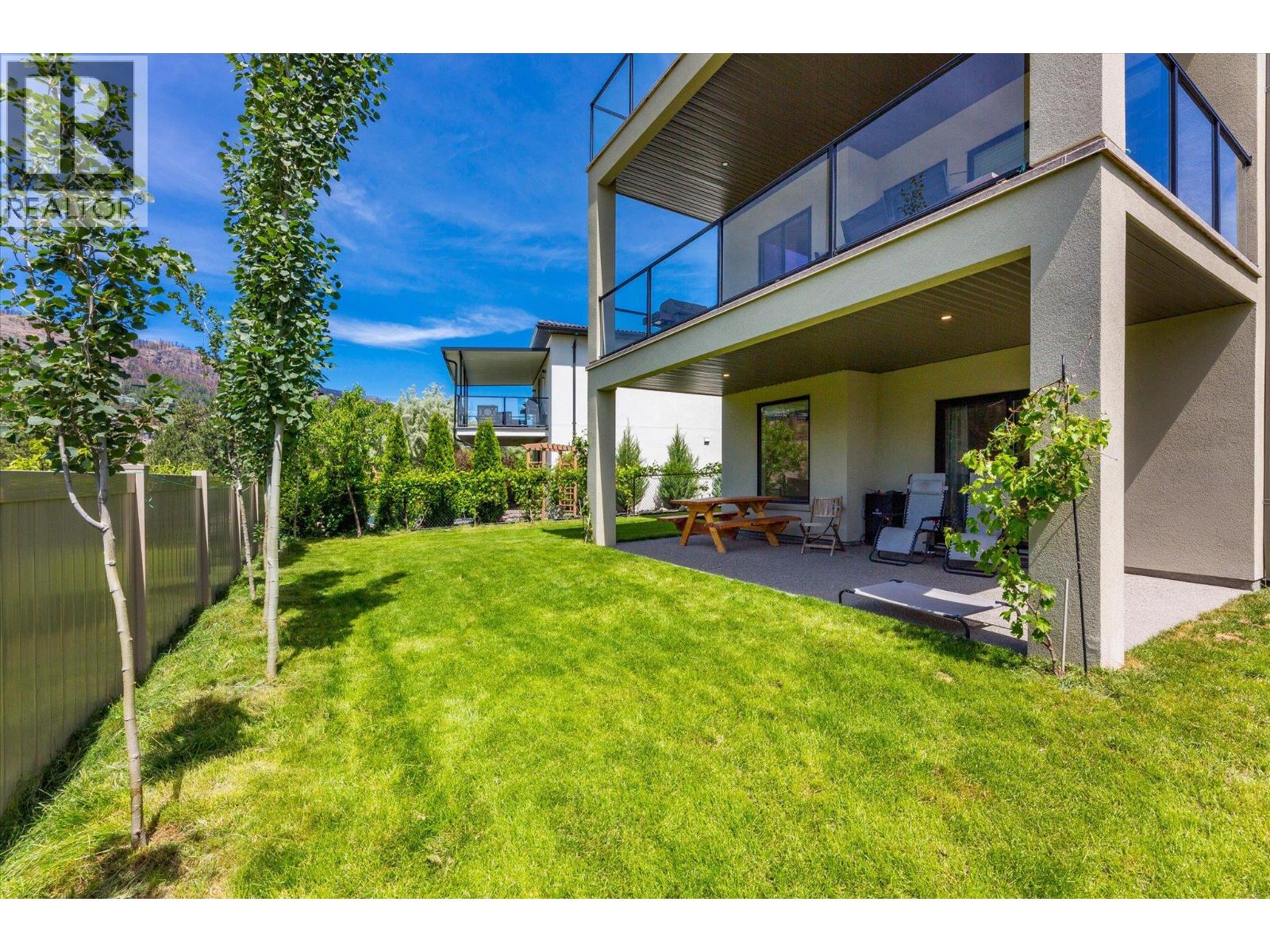 1846 Viewpoint Crescent