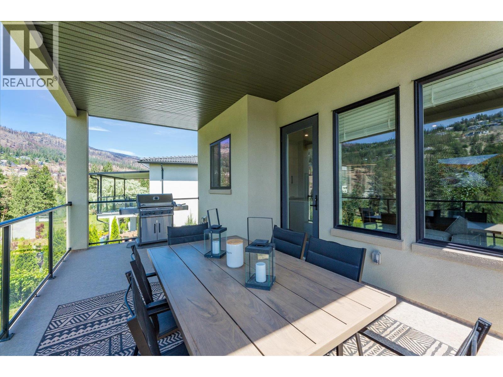 1846 Viewpoint Crescent