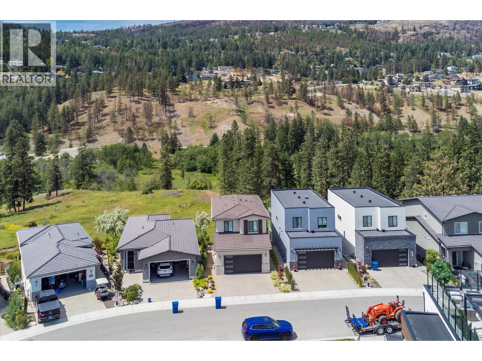 1846 Viewpoint Crescent