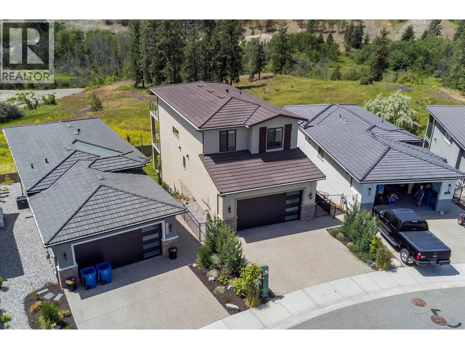 1846 Viewpoint Crescent