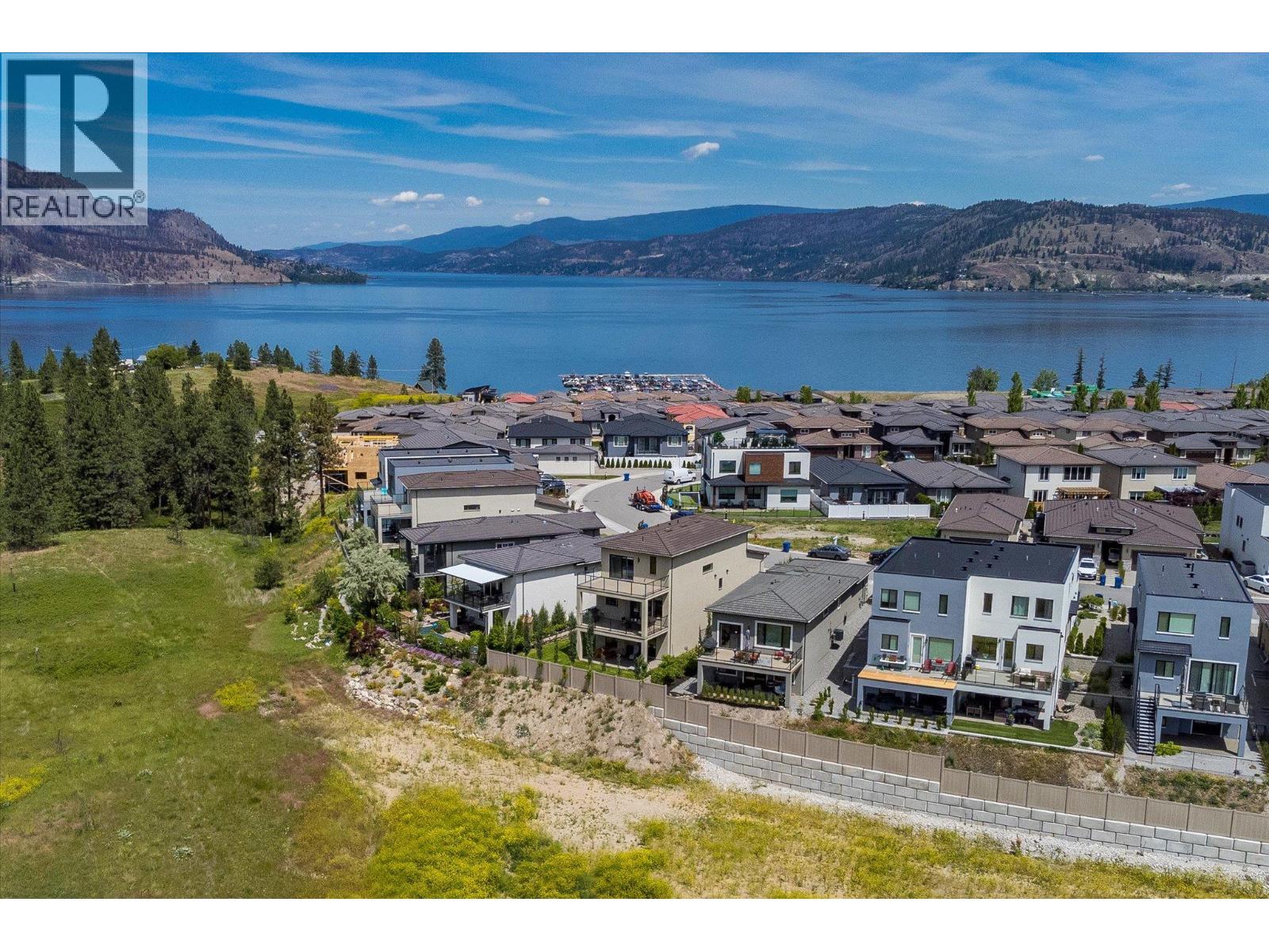 1846 Viewpoint Crescent