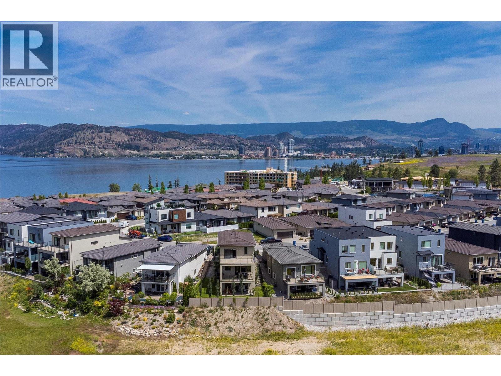 1846 Viewpoint Crescent