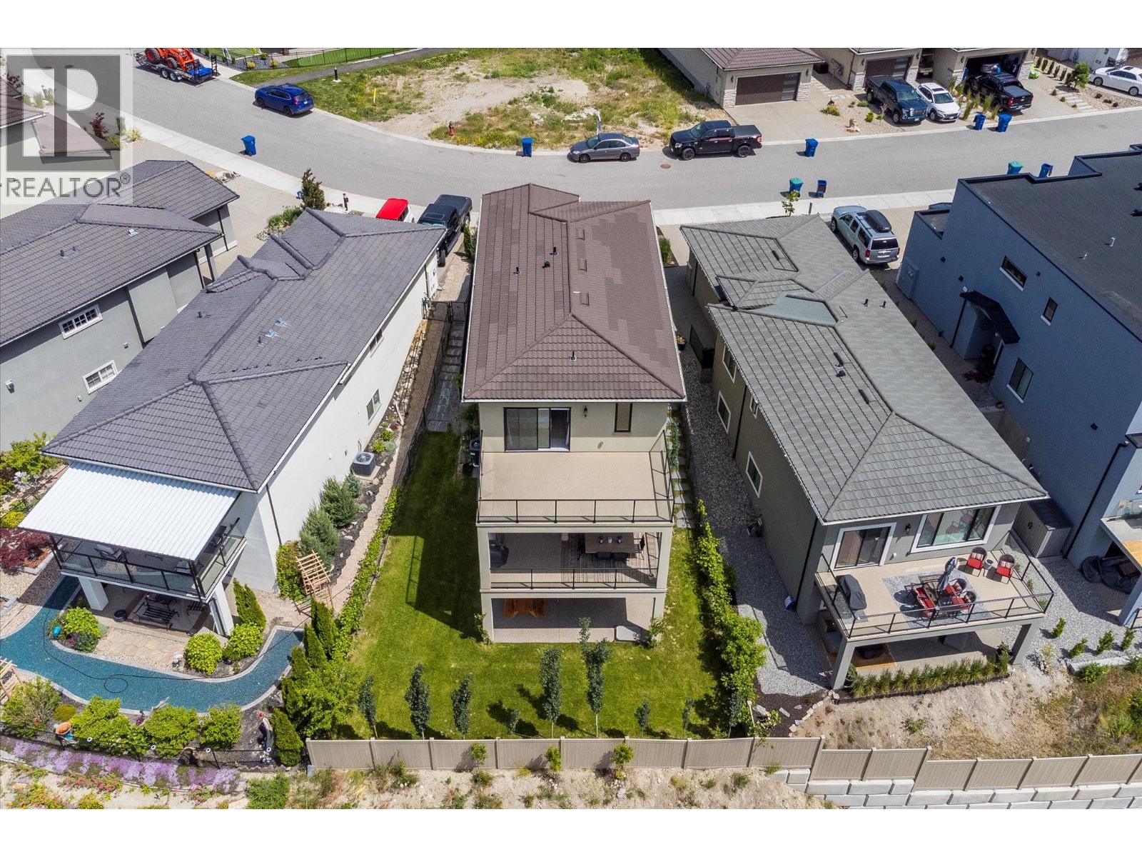 1846 Viewpoint Crescent