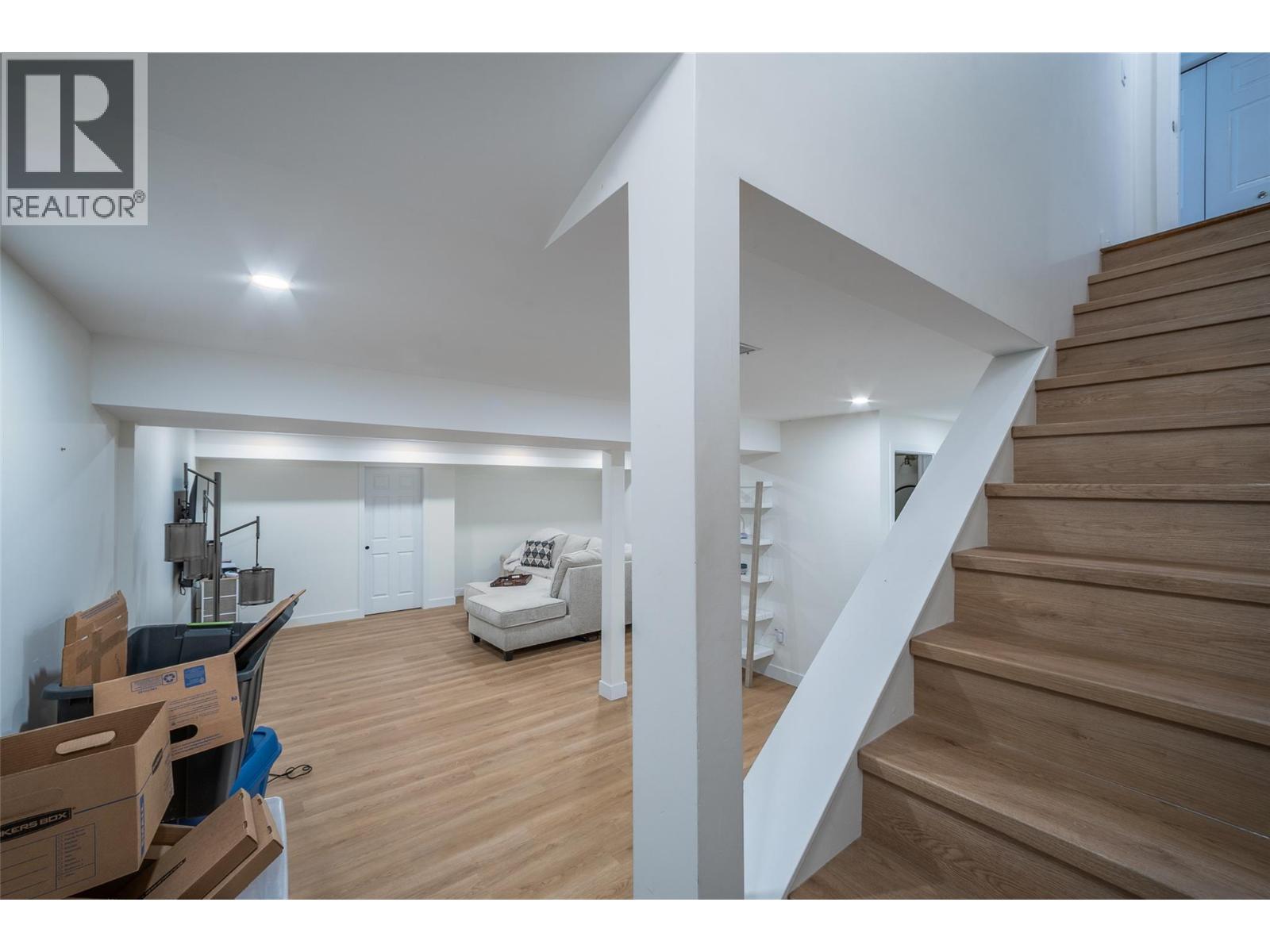 514 Hawes Court
