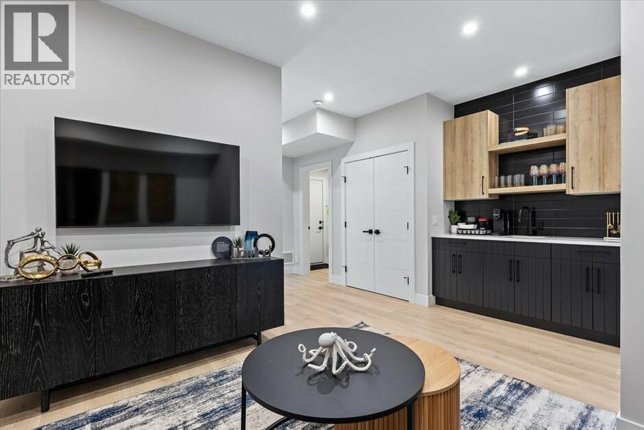 1165 Lone Pine Drive