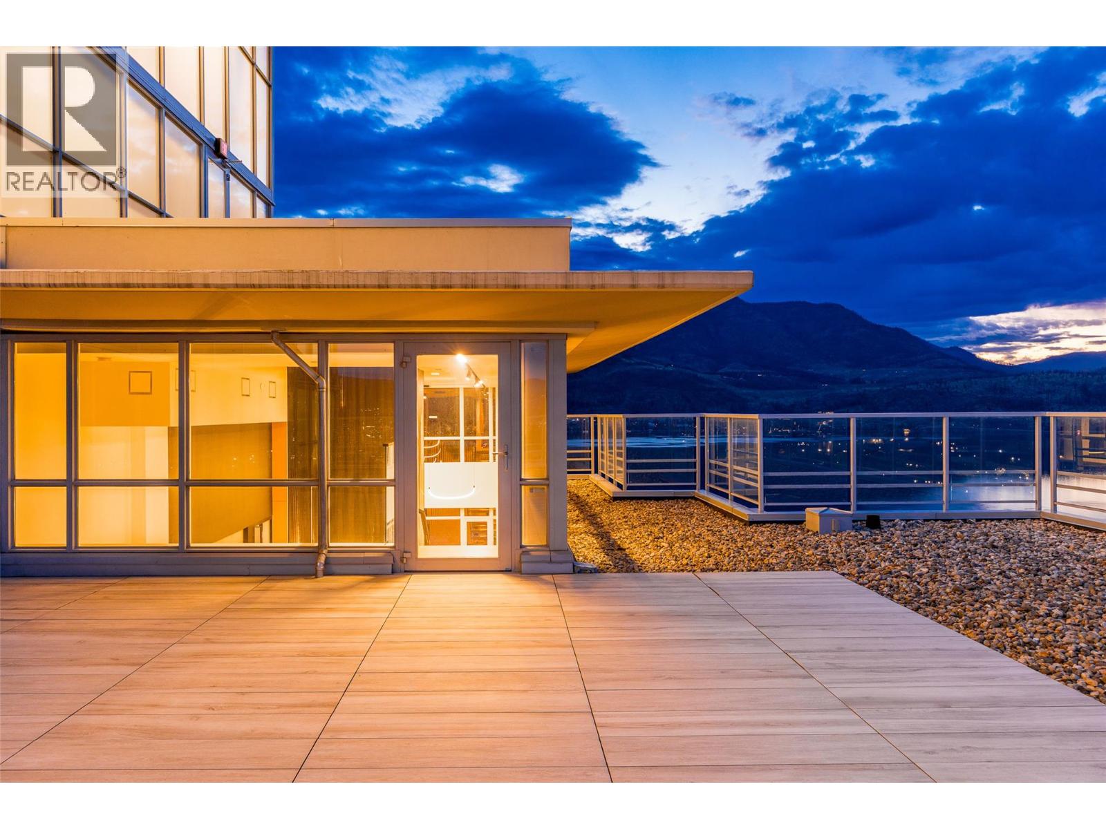 1075 Sunset Drive Unit# PH1