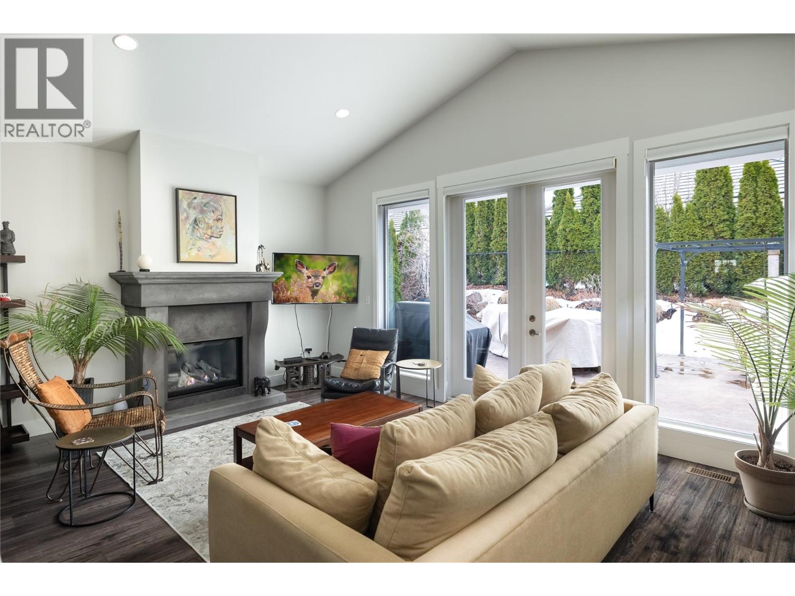 4450 Gordon Drive Unit# 114