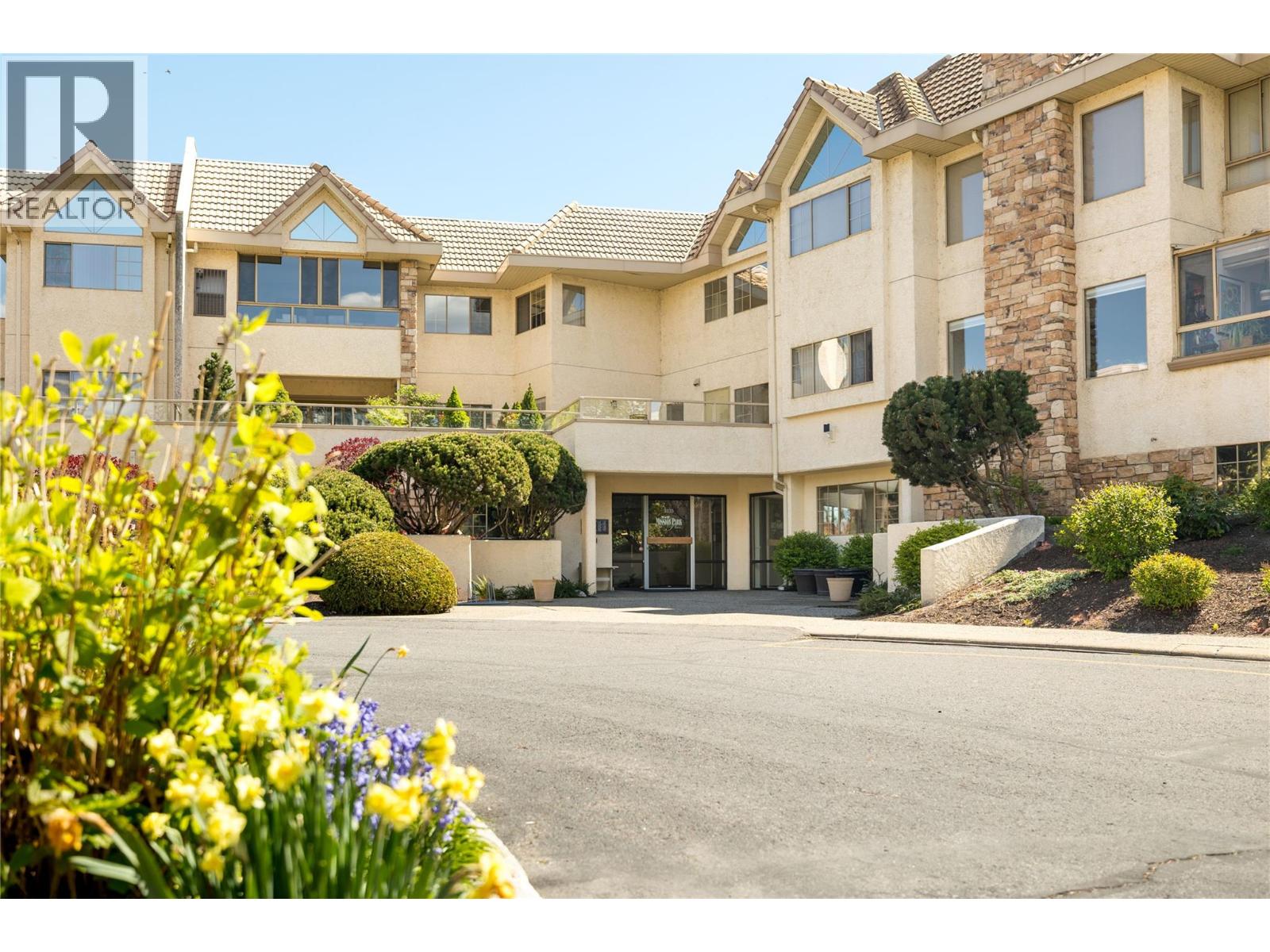 3335 Richter Street Unit# 215