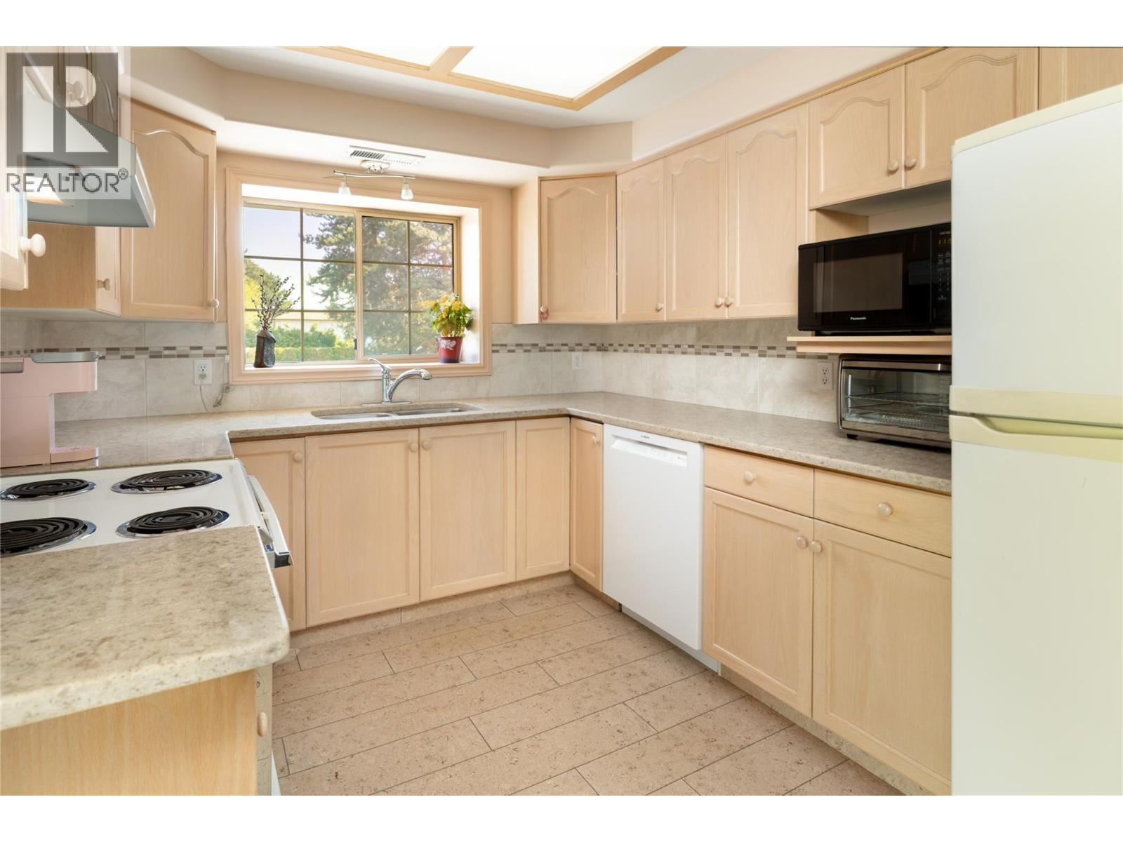 3335 Richter Street Unit# 215