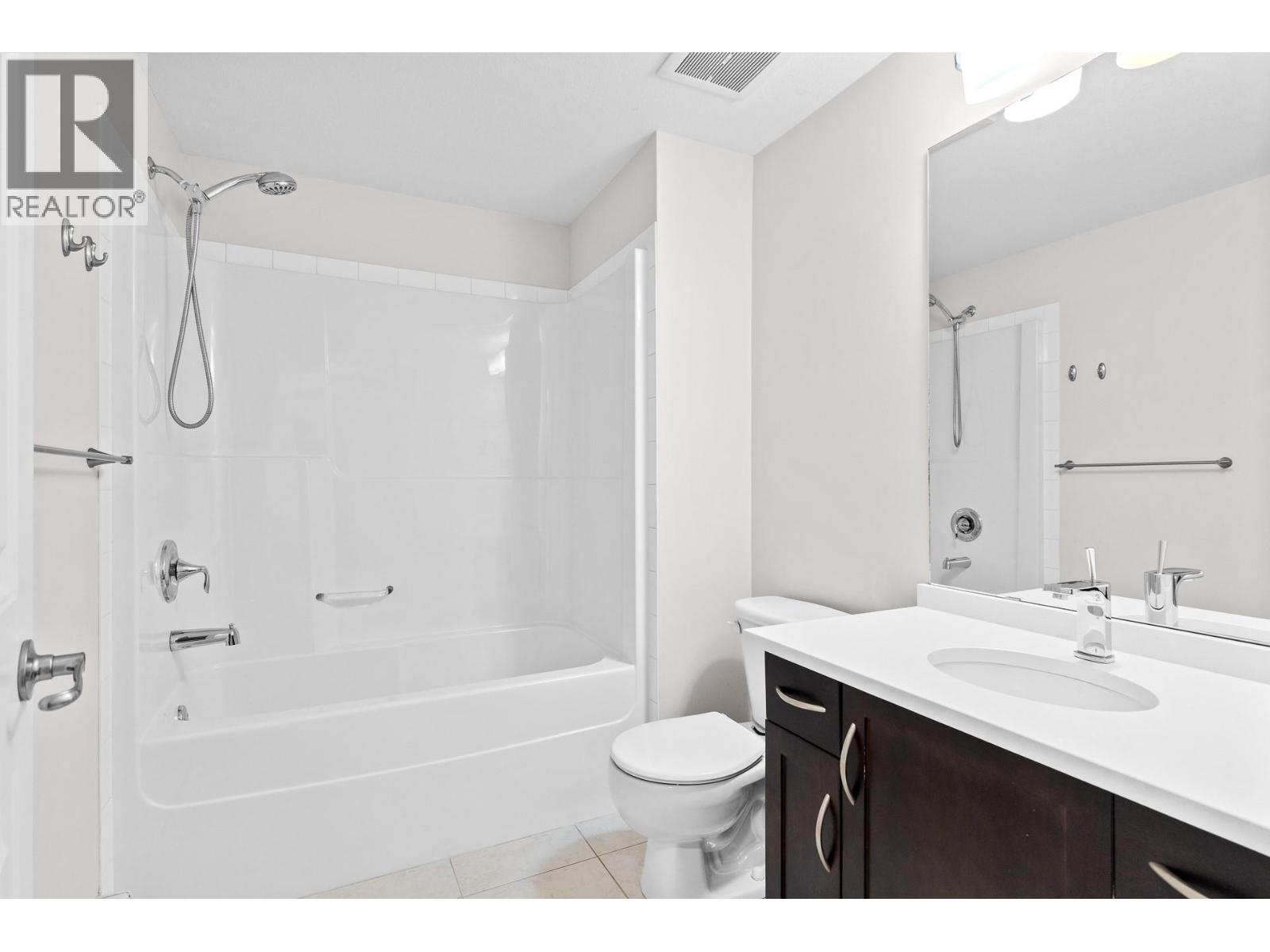3735 Casorso Road Unit# 302